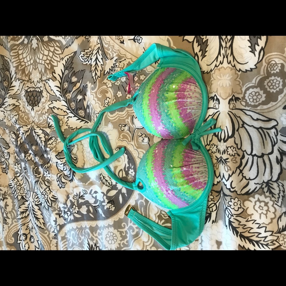 Victoria’s Secret Bra Bikini mermaid top 34B